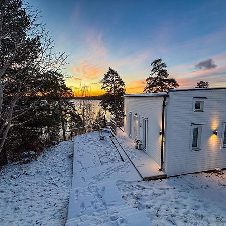 Relaxing Lake Oasis With Jacuzzi - Amazing View & Private Pier Stockholm Exterior photo