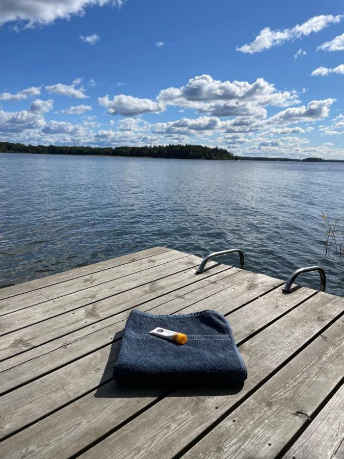 Relaxing Lake Oasis With Jacuzzi - Amazing View & Private Pier Stockholm Exterior photo
