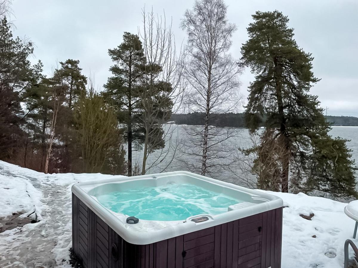 Relaxing Lake Oasis With Jacuzzi - Amazing View & Private Pier Stockholm Exterior photo