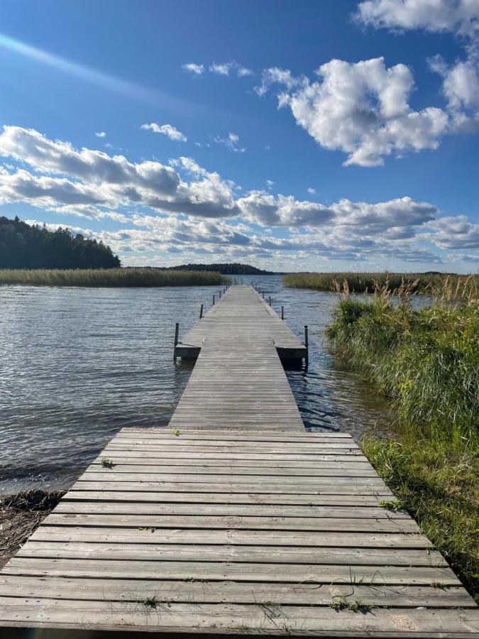 Relaxing Lake Oasis With Jacuzzi - Amazing View & Private Pier Stockholm Exterior photo