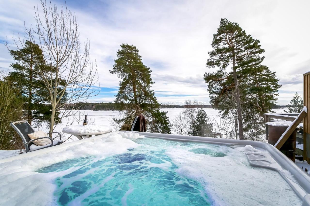 Relaxing Lake Oasis With Jacuzzi - Amazing View & Private Pier Stockholm Exterior photo