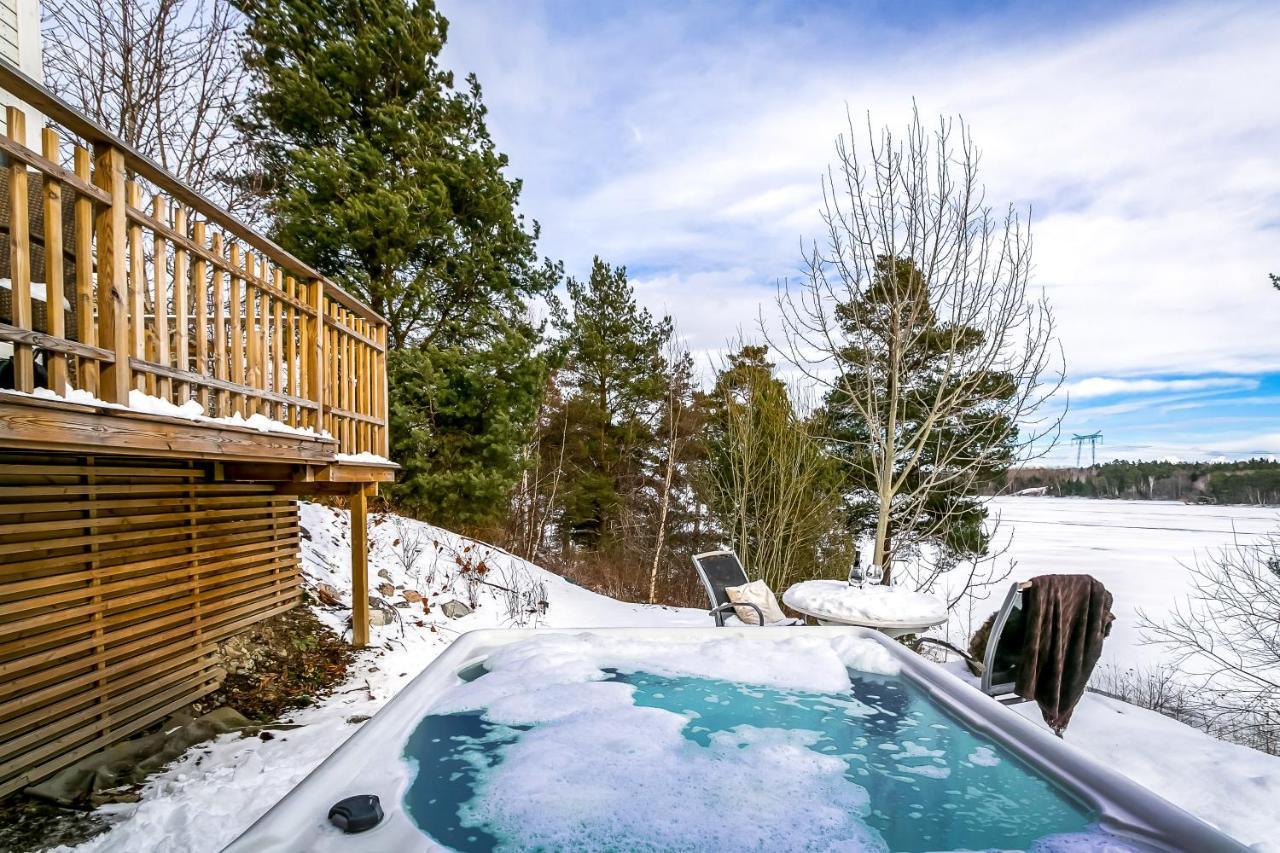 Relaxing Lake Oasis With Jacuzzi - Amazing View & Private Pier Stockholm Exterior photo