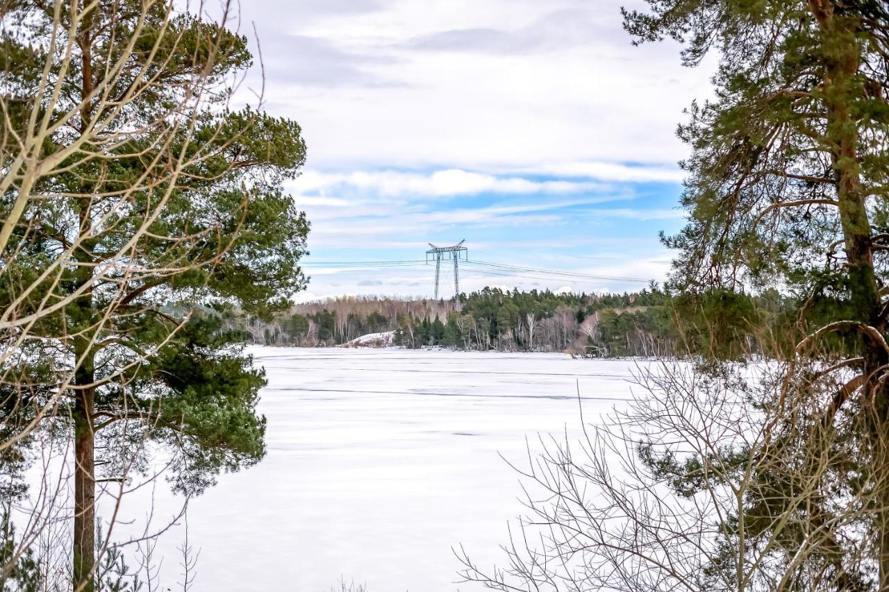 Relaxing Lake Oasis With Jacuzzi - Amazing View & Private Pier Stockholm Exterior photo